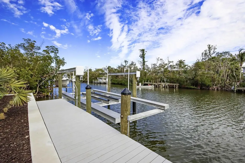 1656 Hibiscus Drive Sanibel FL 33957