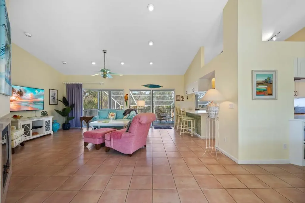 702 Pyrula Avenue Sanibel FL 33957