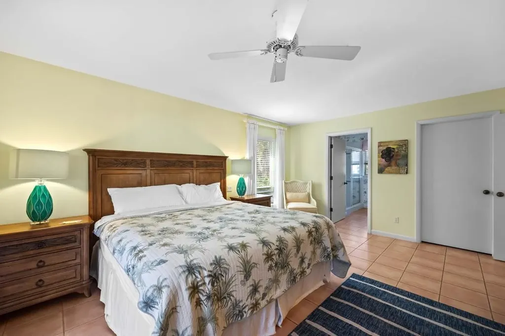 702 Pyrula Avenue Sanibel FL 33957