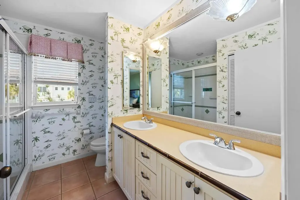 702 Pyrula Avenue Sanibel FL 33957