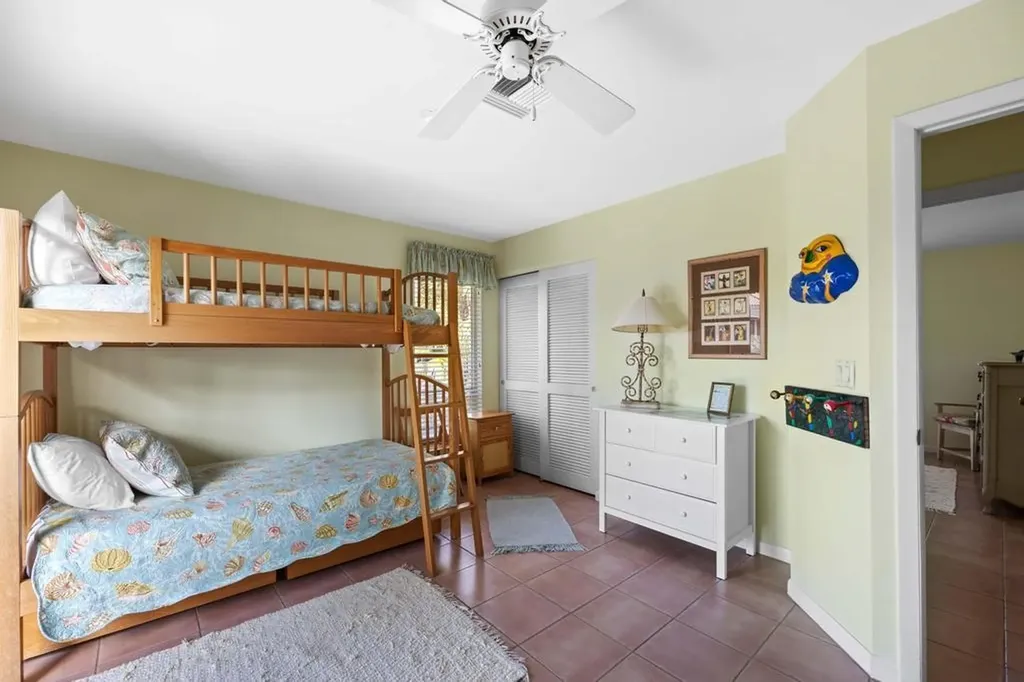 702 Pyrula Avenue Sanibel FL 33957
