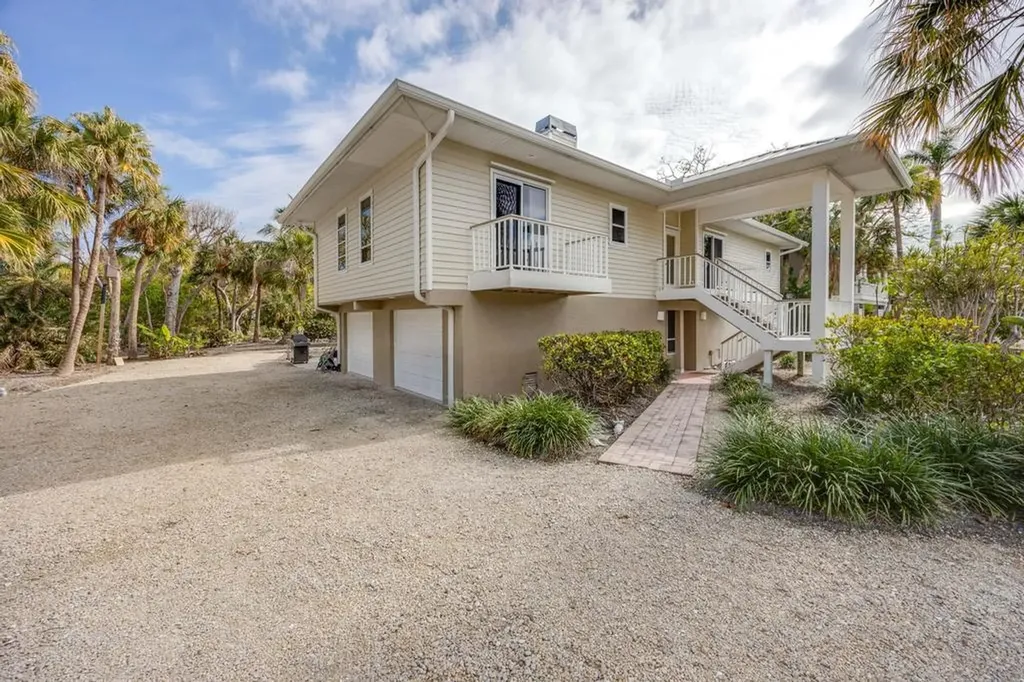 702 Pyrula Avenue Sanibel FL 33957