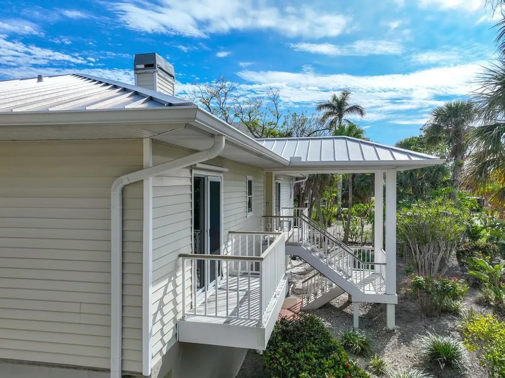 702 Pyrula Avenue Sanibel FL 33957