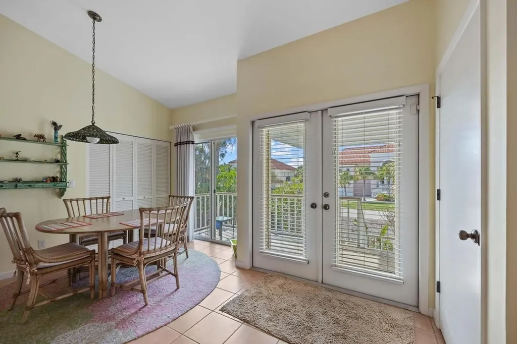 702 Pyrula Avenue Sanibel FL 33957