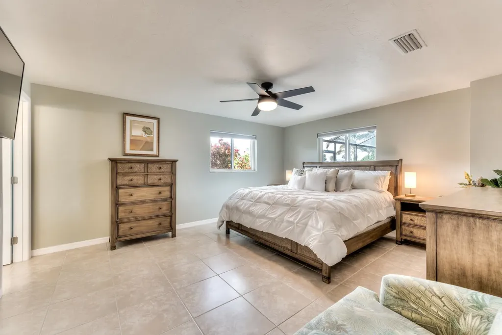 5244 SW 3rd Avenue Cape Coral FL 33914