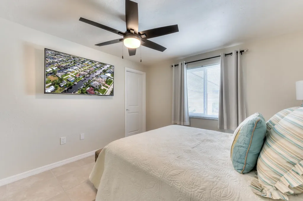 5244 SW 3rd Avenue Cape Coral FL 33914