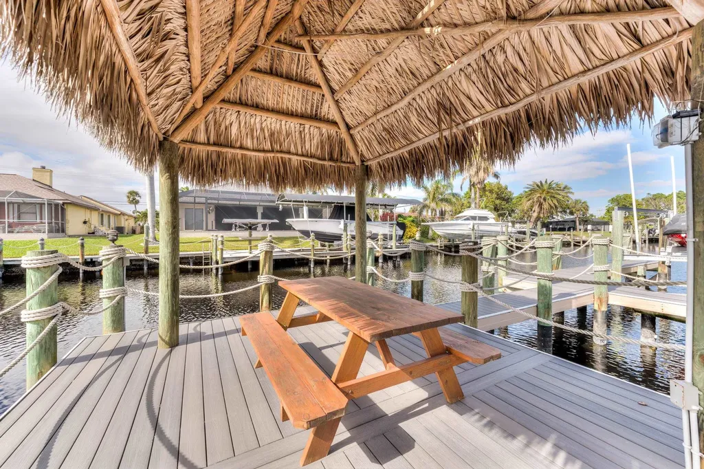 5244 SW 3rd Avenue Cape Coral FL 33914