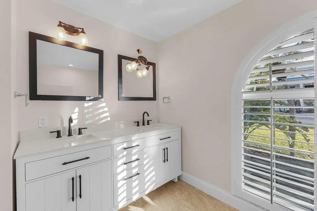 1113 Sand Castle Road Sanibel FL 33957