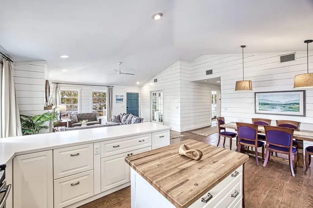 220 Palm Lake Drive Sanibel FL 33957