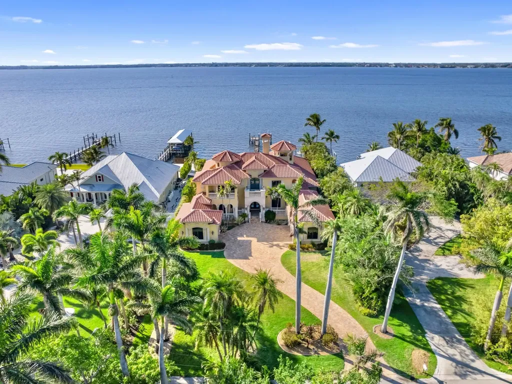 2704 Shriver Drive Fort Myers FL 33901