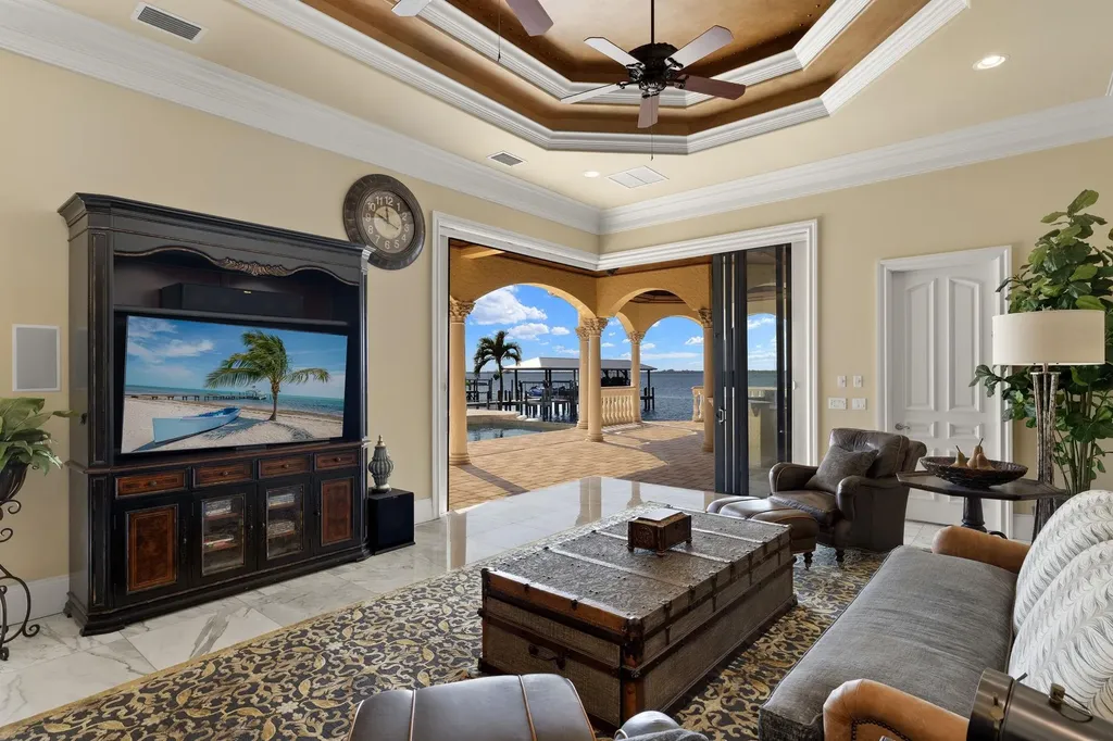 2704 Shriver Drive Fort Myers FL 33901