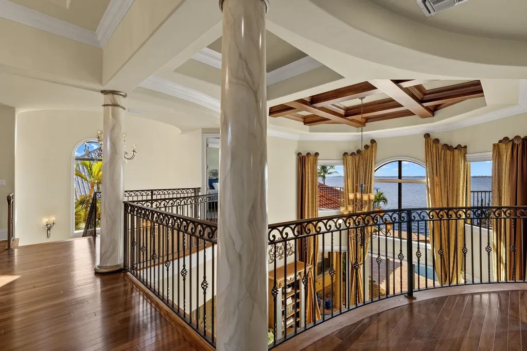 2704 Shriver Drive Fort Myers FL 33901