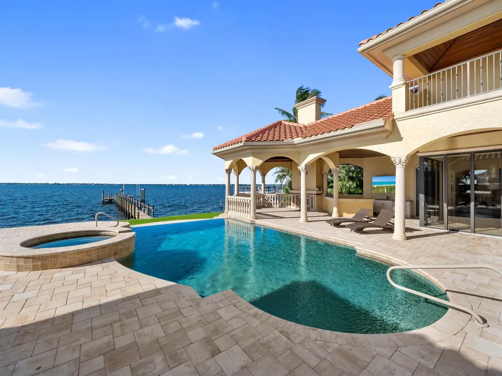 2704 Shriver Drive Fort Myers FL 33901