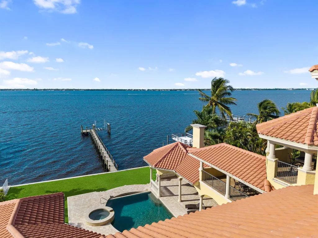 2704 Shriver Drive Fort Myers FL 33901