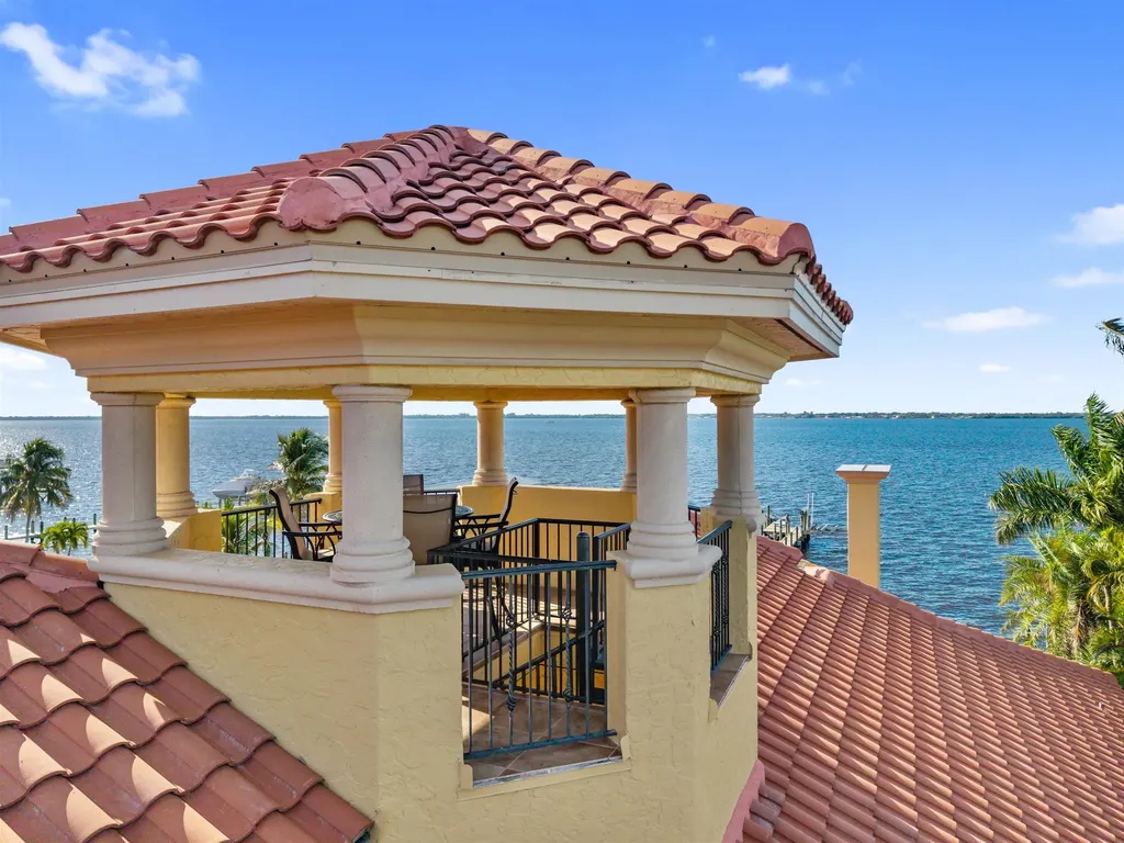 2704 Shriver Drive Fort Myers FL 33901