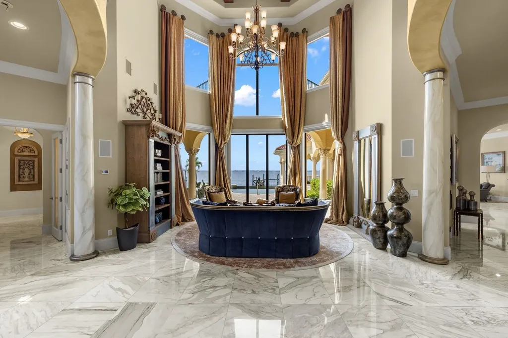 2704 Shriver Drive Fort Myers FL 33901