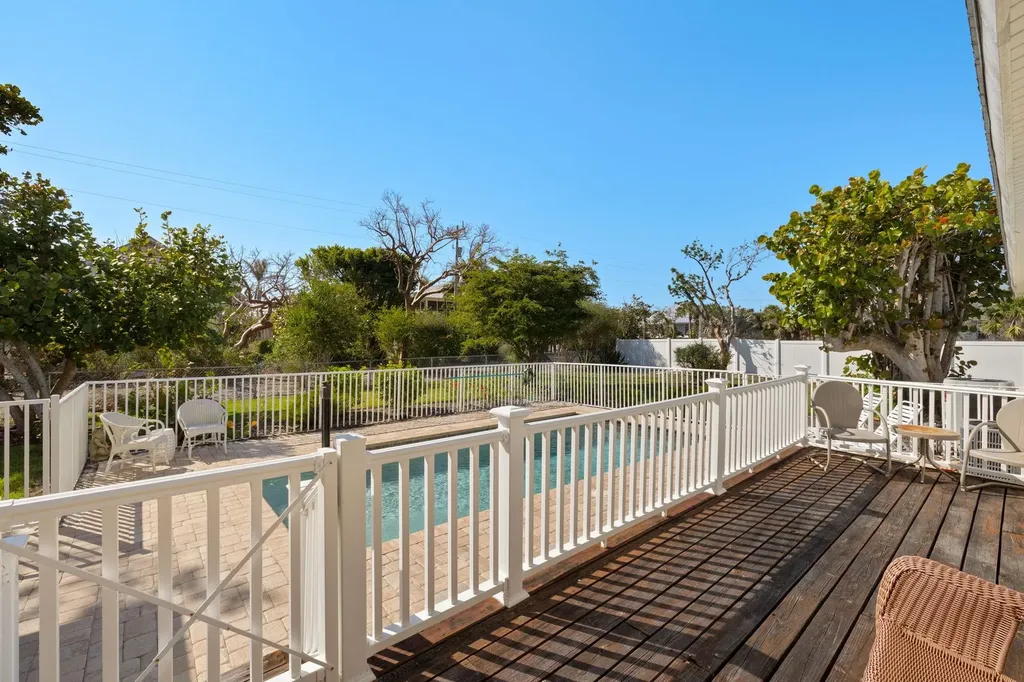 1139 Buttonwood Lane Sanibel FL 33957