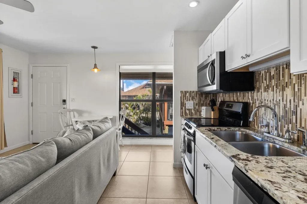 1811 Olde Middle Gulf Drive Sanibel FL 33957