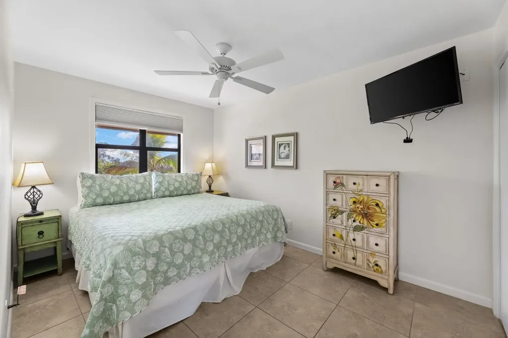 1811 Olde Middle Gulf Drive Sanibel FL 33957