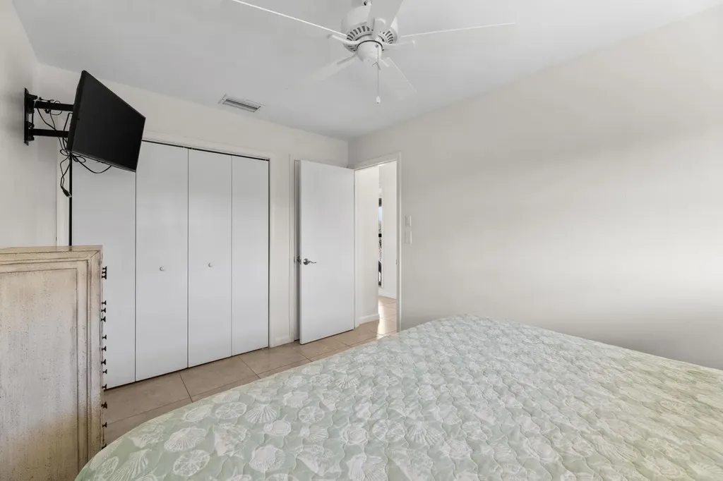 1811 Olde Middle Gulf Drive Sanibel FL 33957