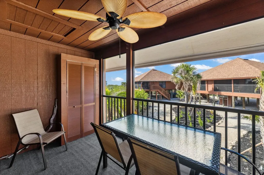 1811 Olde Middle Gulf Drive Sanibel FL 33957