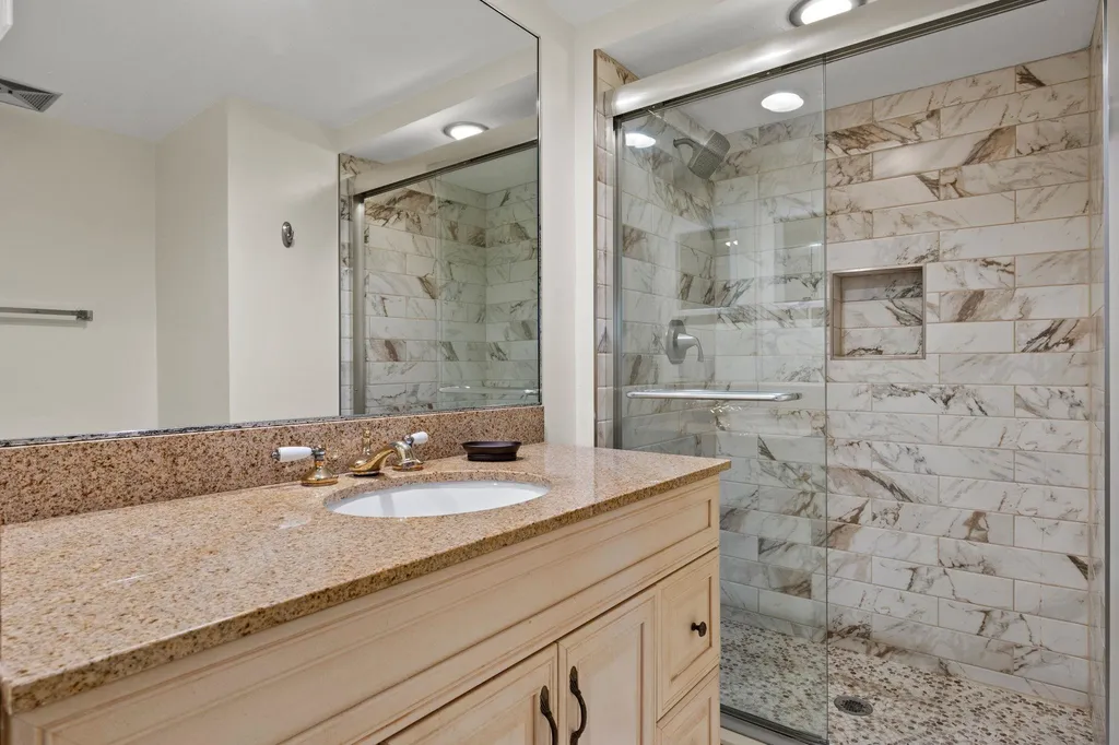 979 E Gulf Drive Sanibel FL 33957