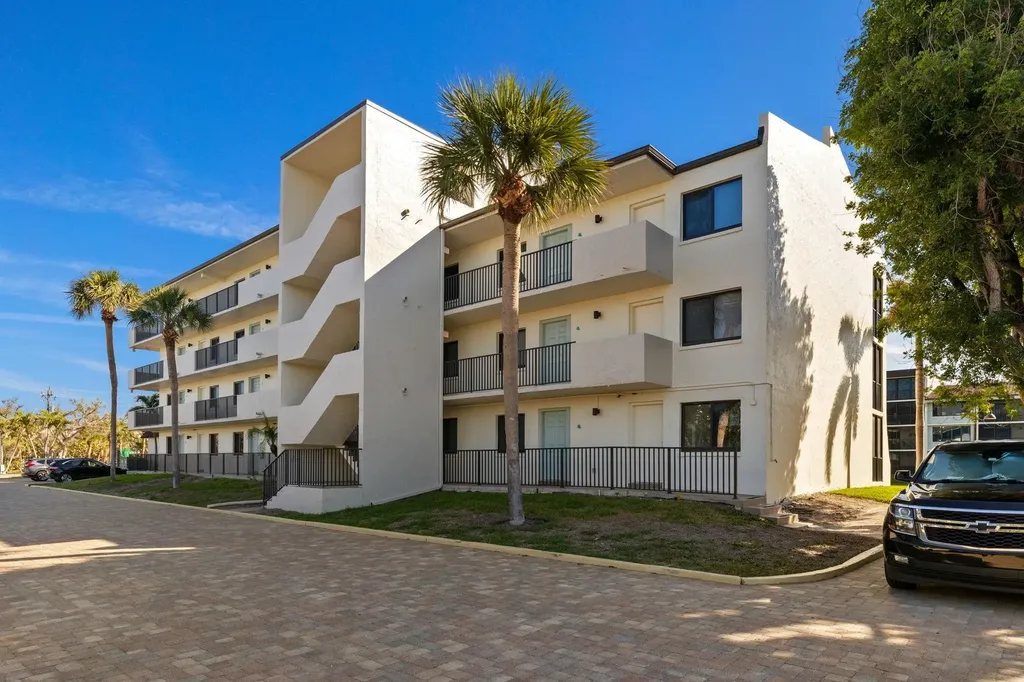 979 E Gulf Drive Sanibel FL 33957