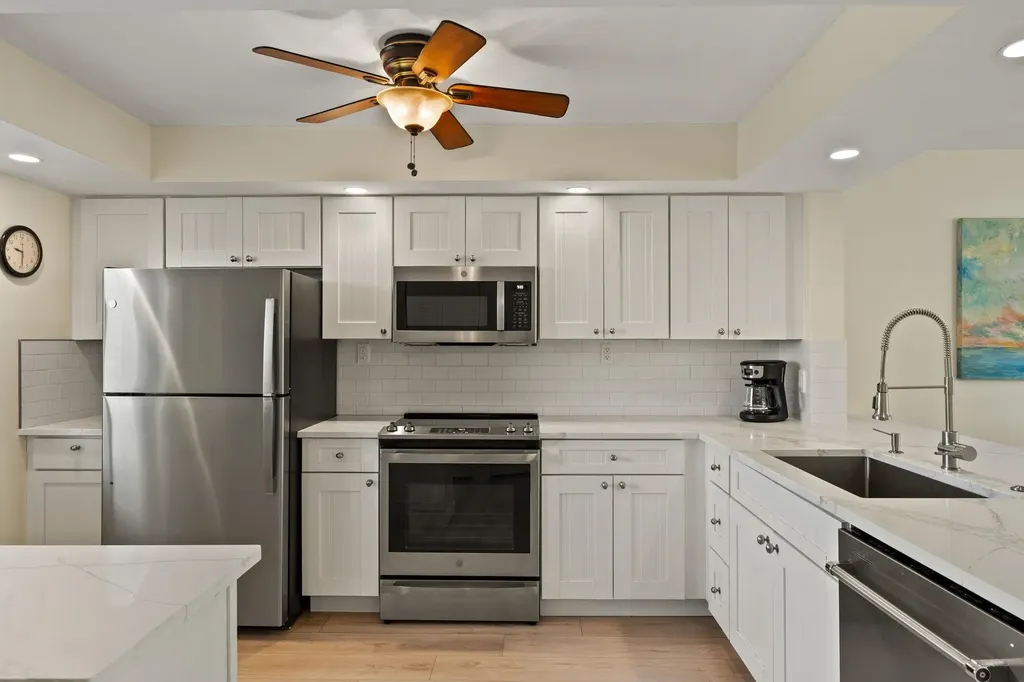 979 E Gulf Drive Sanibel FL 33957