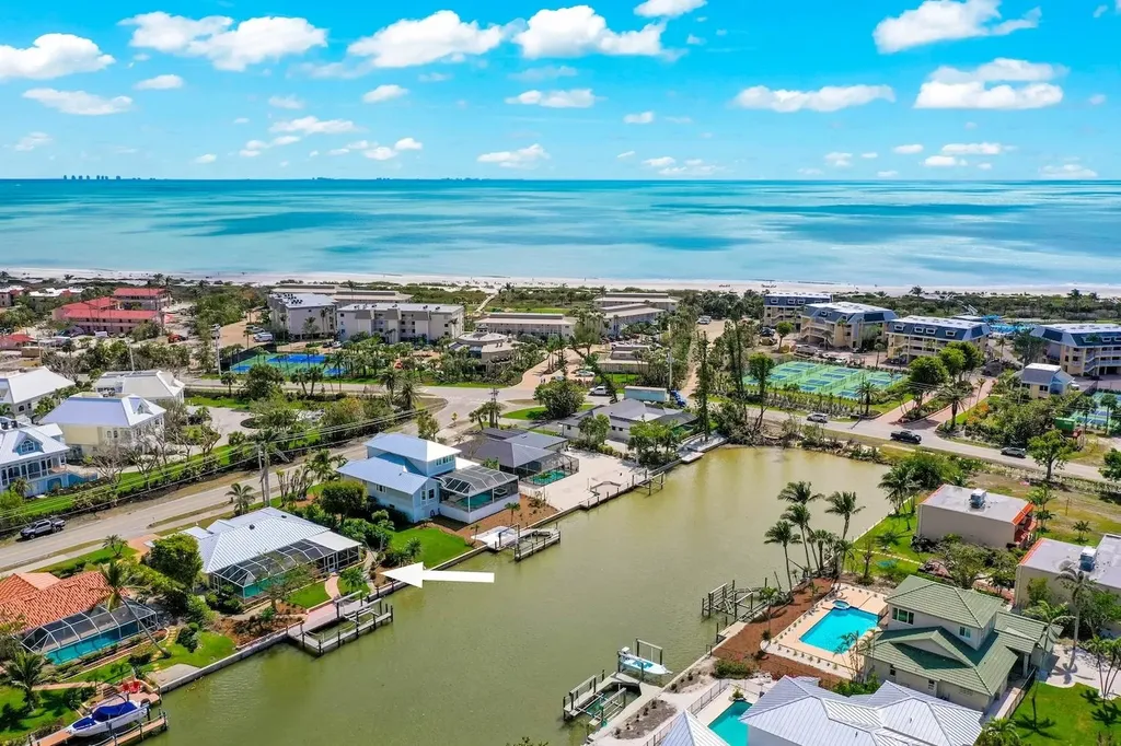 821 Lindgren Boulevard Sanibel FL 33957