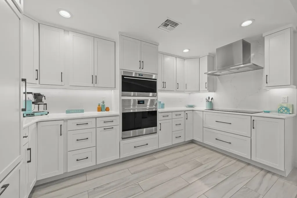 821 Lindgren Boulevard Sanibel FL 33957