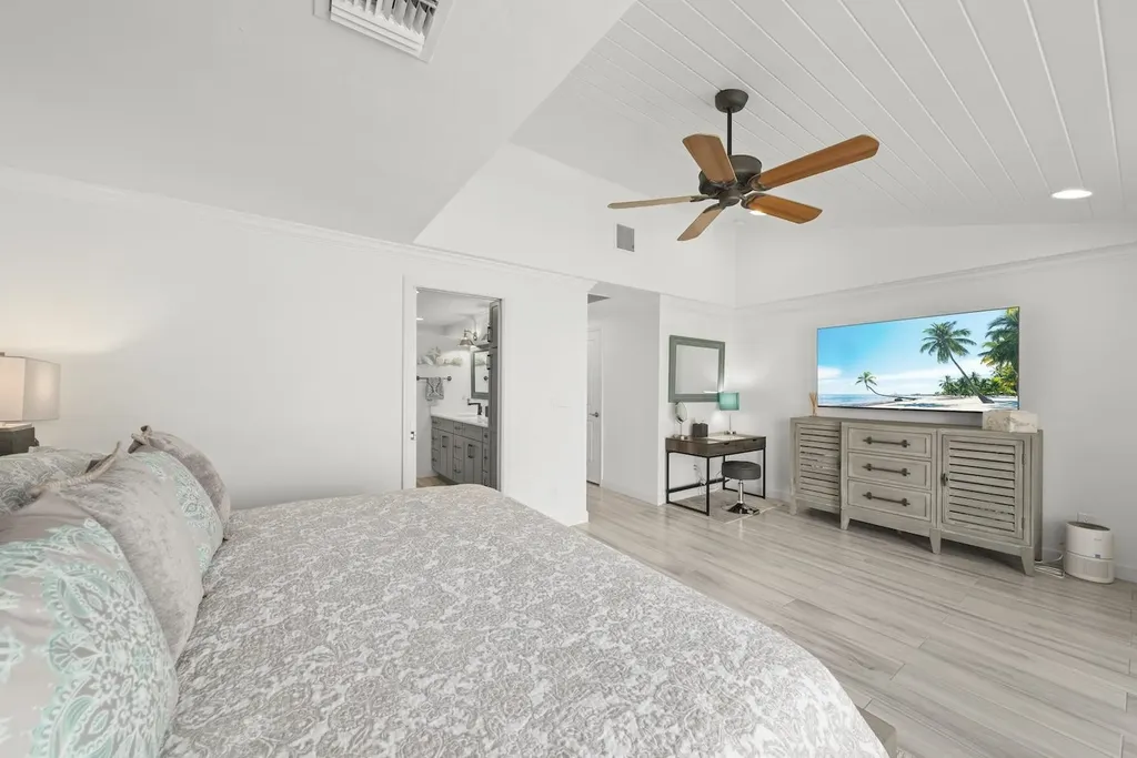 821 Lindgren Boulevard Sanibel FL 33957