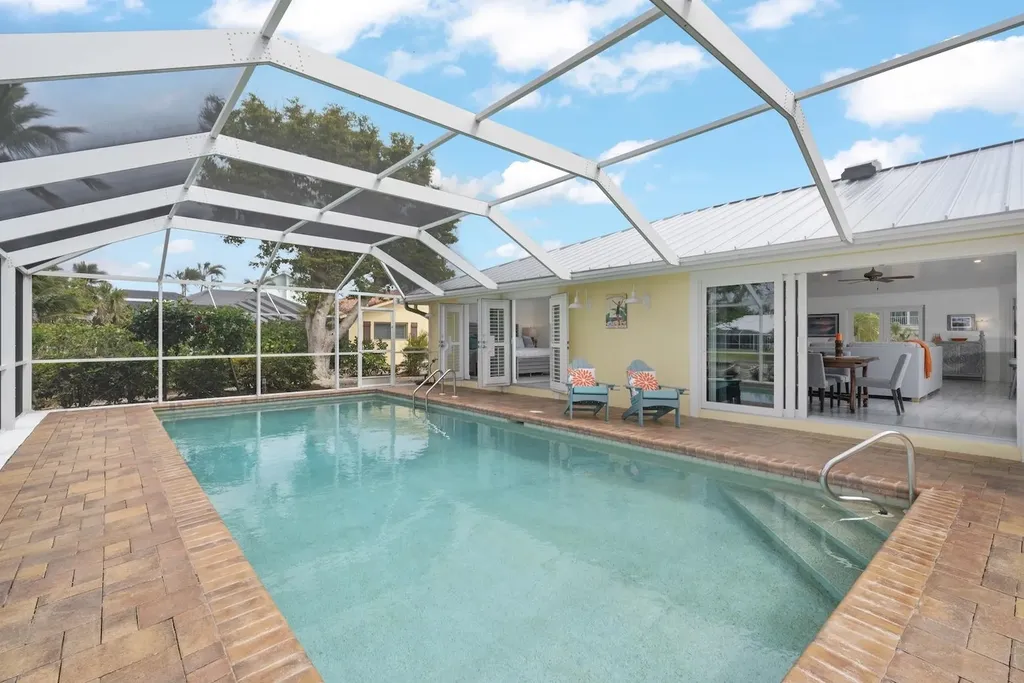 821 Lindgren Boulevard Sanibel FL 33957