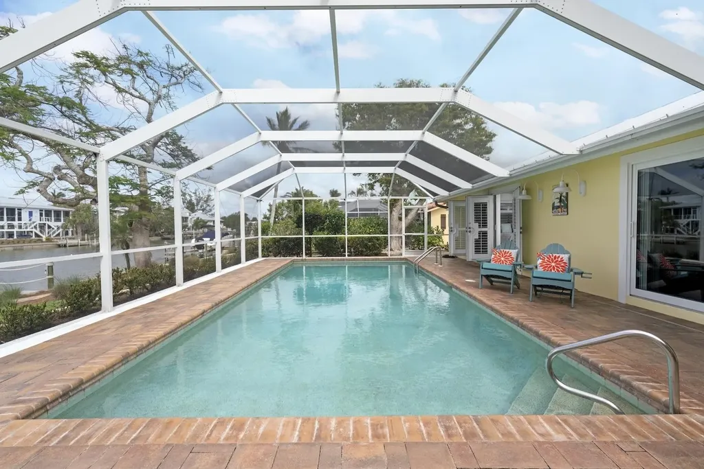 821 Lindgren Boulevard Sanibel FL 33957