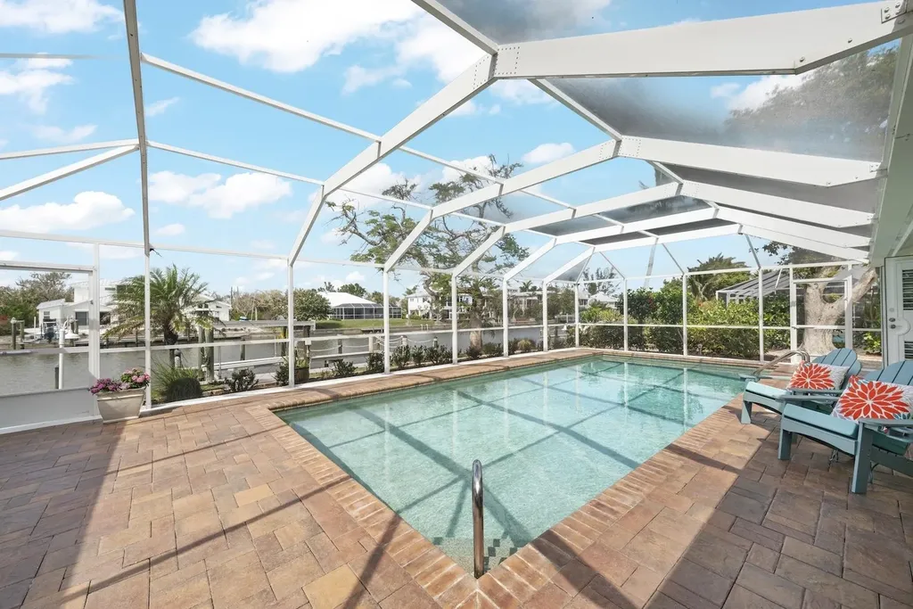 821 Lindgren Boulevard Sanibel FL 33957