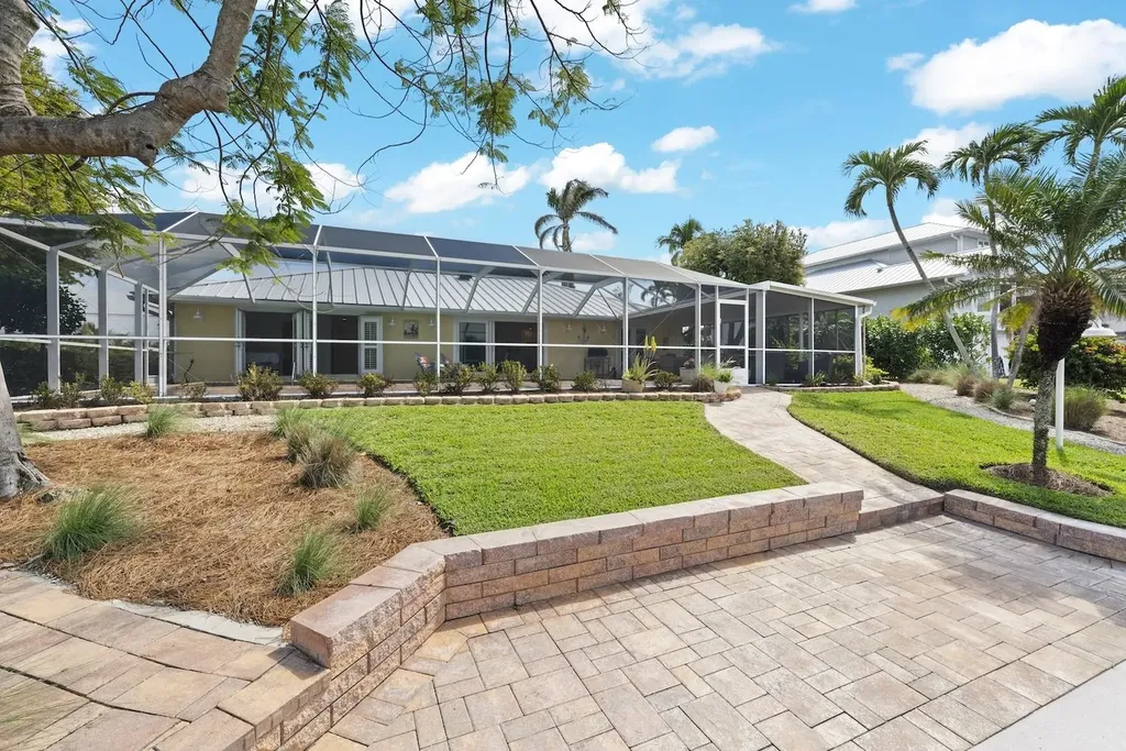 821 Lindgren Boulevard Sanibel FL 33957