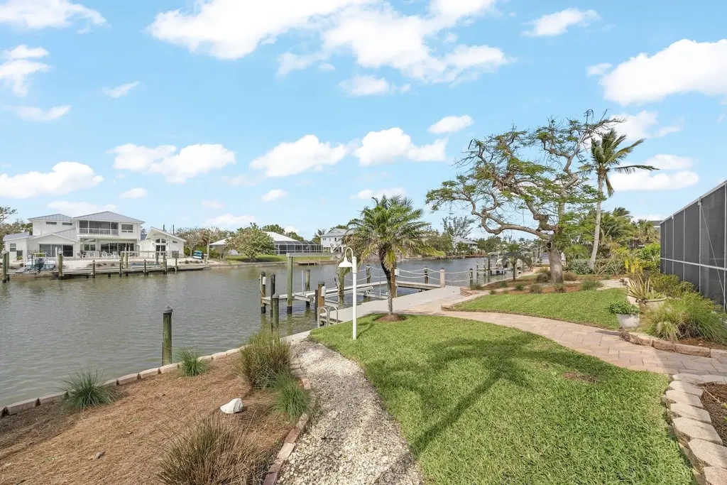 821 Lindgren Boulevard Sanibel FL 33957