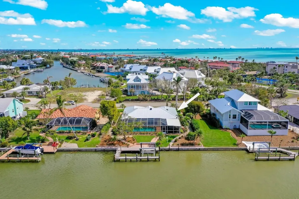 821 Lindgren Boulevard Sanibel FL 33957