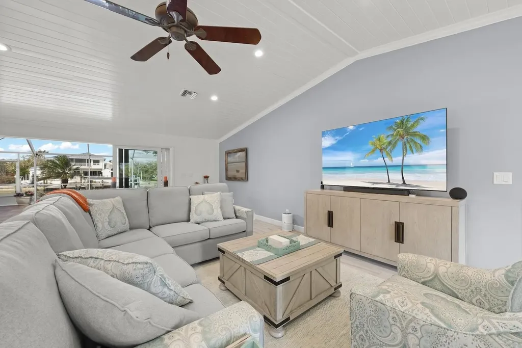 821 Lindgren Boulevard Sanibel FL 33957