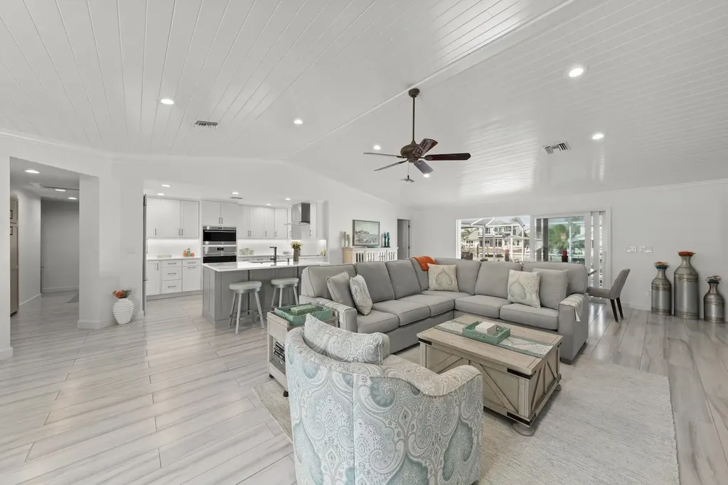 821 Lindgren Boulevard Sanibel FL 33957