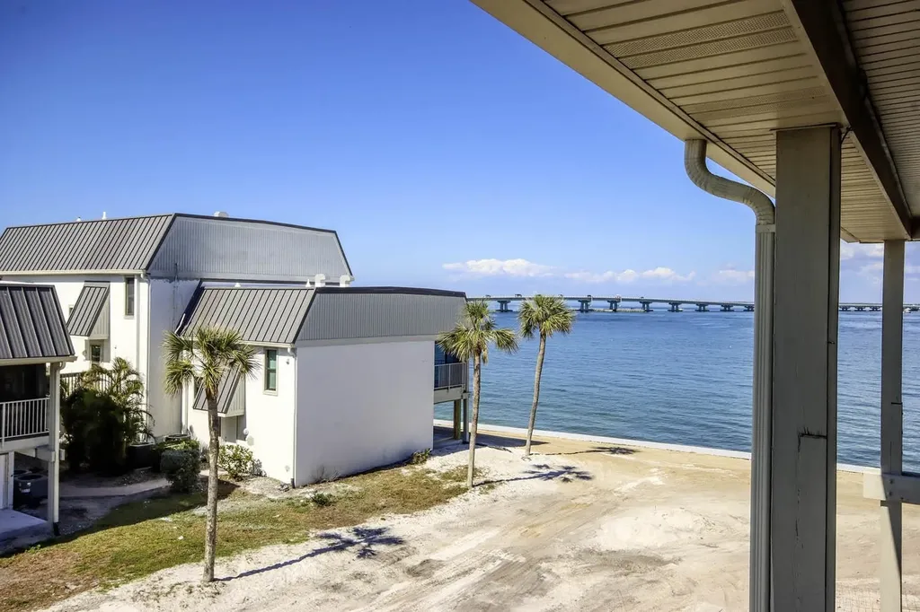 760 Sextant Drive Sanibel FL 33957