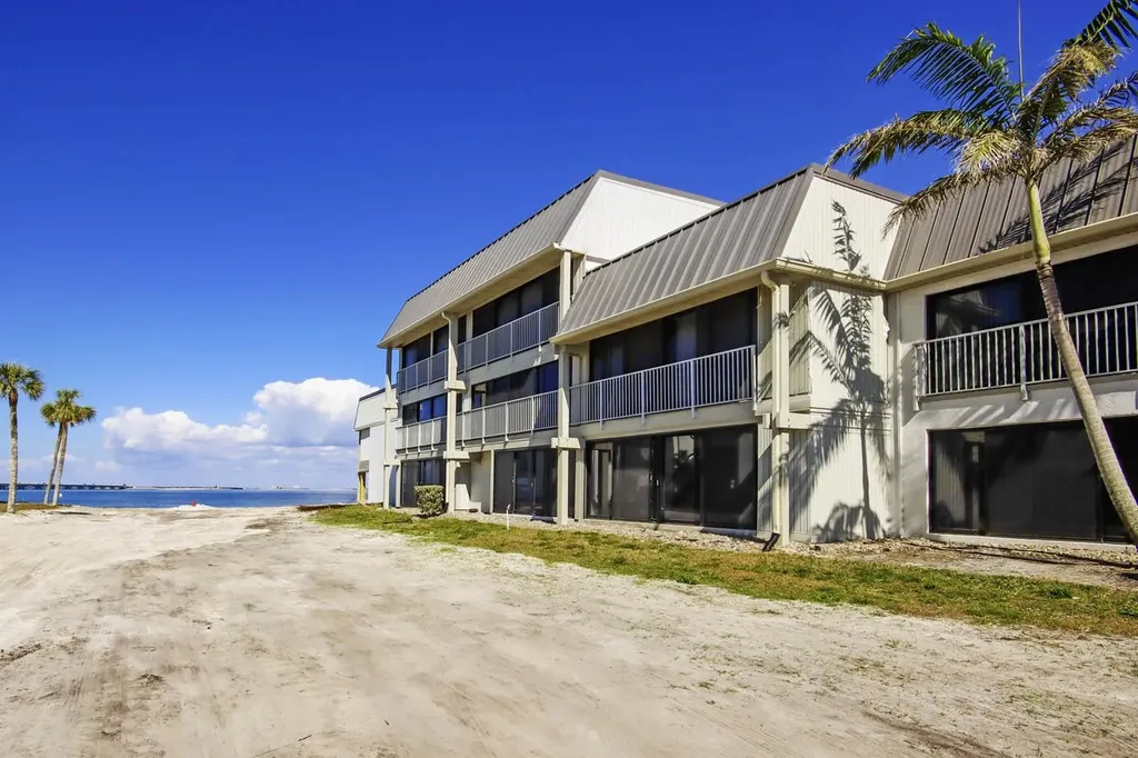 760 Sextant Drive Sanibel FL 33957