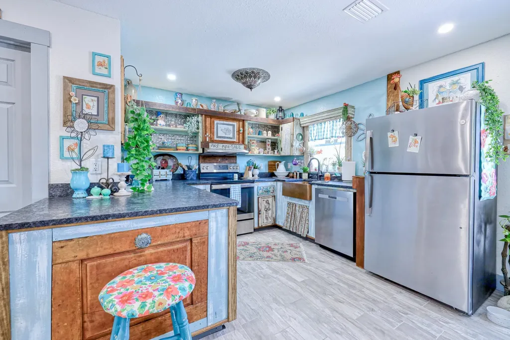 220 Hurricane Lane Sanibel FL 33957