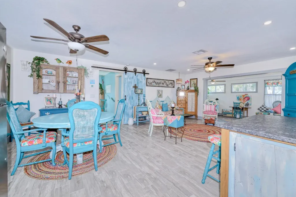 220 Hurricane Lane Sanibel FL 33957