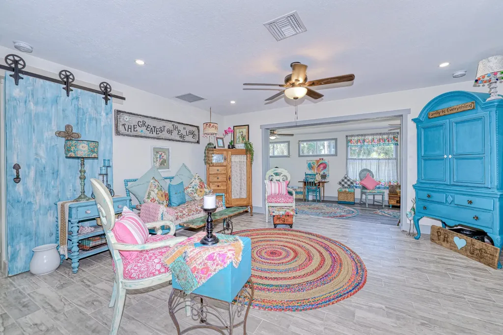 220 Hurricane Lane Sanibel FL 33957