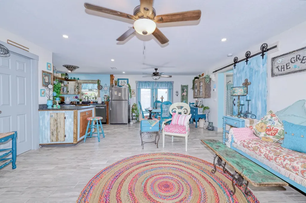 220 Hurricane Lane Sanibel FL 33957