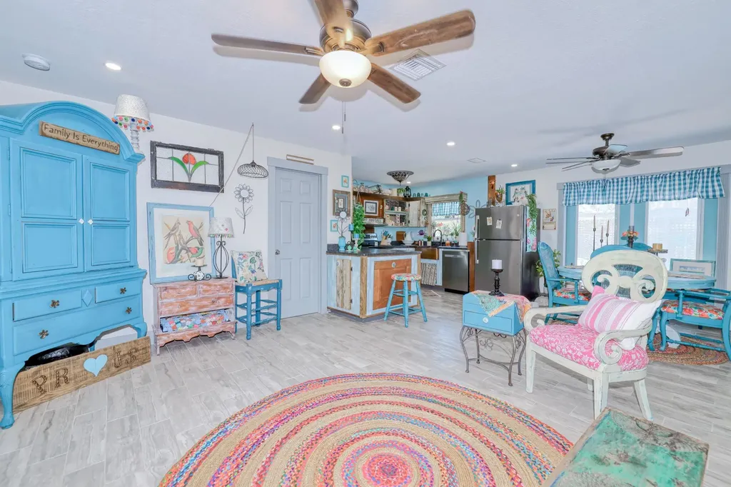 220 Hurricane Lane Sanibel FL 33957