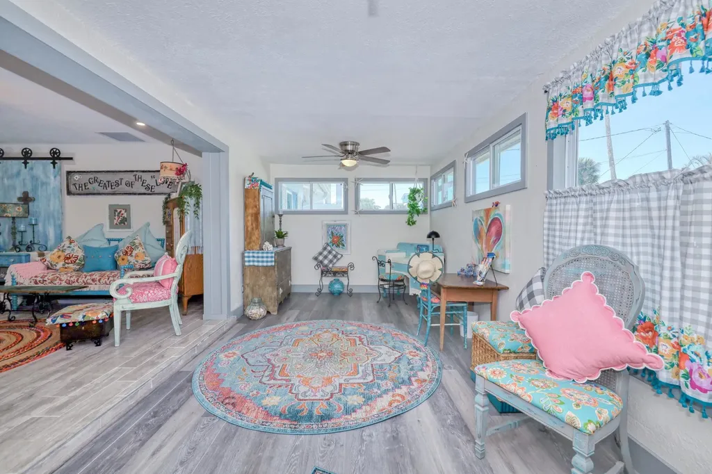 220 Hurricane Lane Sanibel FL 33957