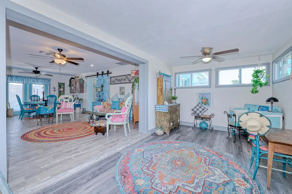 220 Hurricane Lane Sanibel FL 33957