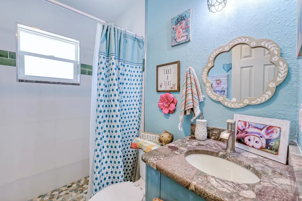 220 Hurricane Lane Sanibel FL 33957