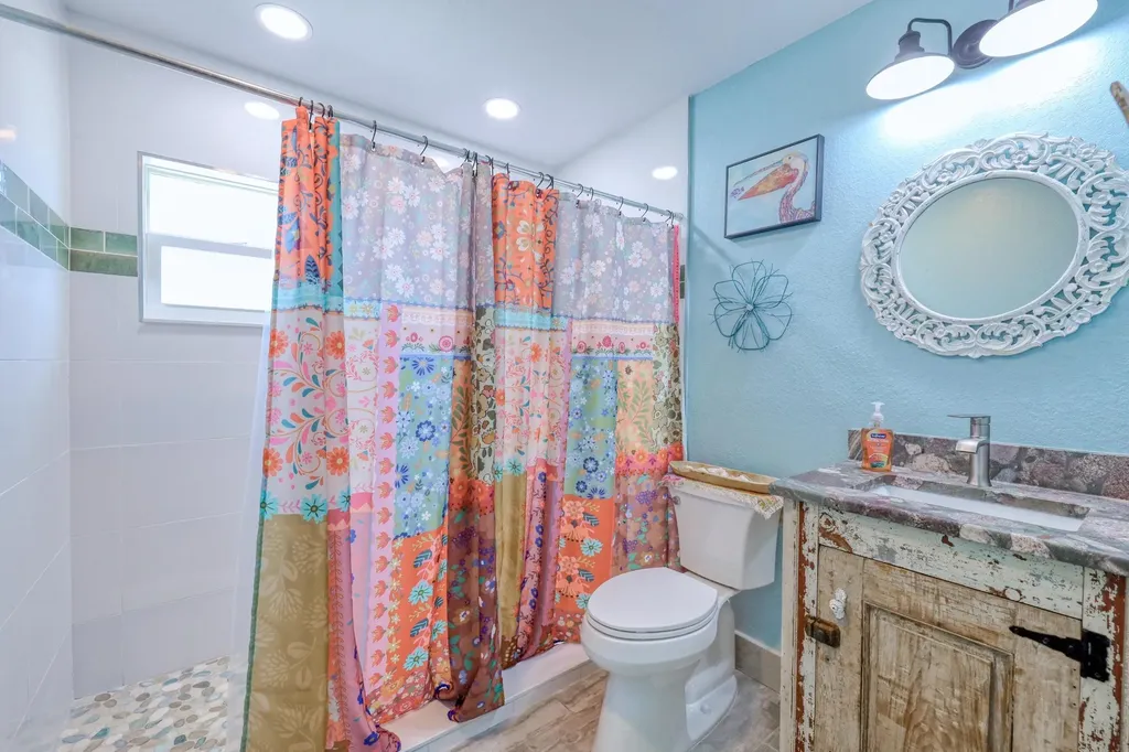 220 Hurricane Lane Sanibel FL 33957